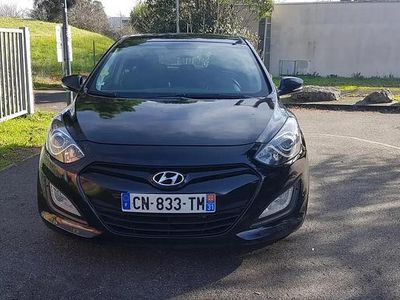 Noir Occasion 2012 Hyundai i30 Berline | 6 500 €