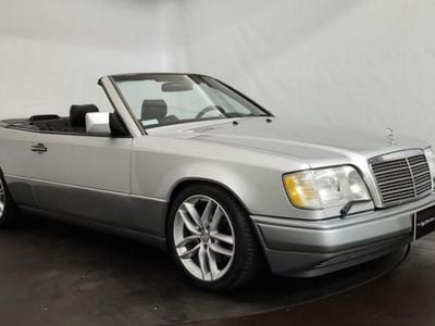 Occasion 1993 Mercedes E320 Cabriolet | 26 000 €