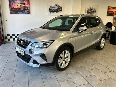 Gris Occasion 2024 Seat Arona Xperience SUV | 20 990 € (Prix assez cher)