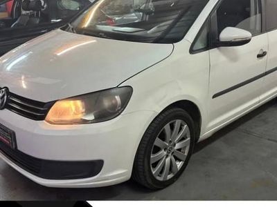 Blanc Occasion 2011 VW Touran Trendline Monospace | 4 499 €