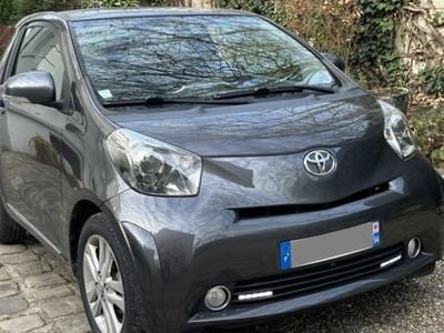 Gris Occasion 2014 Toyota iQ Citadine | 13 990 €