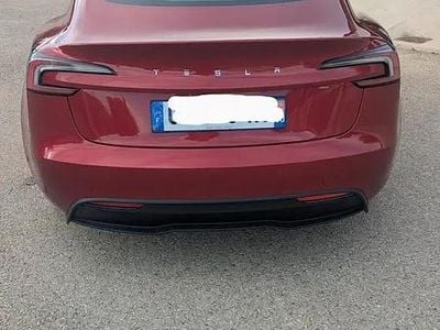 Rouge Occasion 2023 Tesla Model 3 Standard Range Plus Berline | 32 999 € (Prix assez cher)