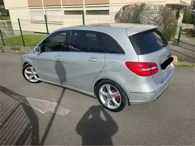 Mercedes B200