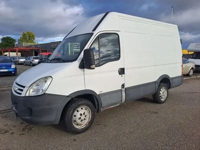 occasion Iveco Daily Fg IV Fourgon 29L12V9 2.3 TD court tôlé surélevé 1