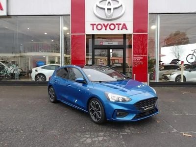 Bleu Occasion 2018 Ford Focus ST-Line Berline | 14 990 € (Prix assez cher)