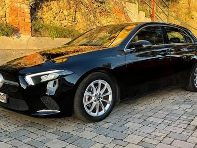 Noir Occasion 2019 Mercedes A180 Business Berline | 23 990 € (Bon prix)