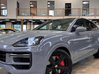 Gris Occasion 2024 Porsche Cayenne Turbo E-Hybrid SUV | 184 990 €