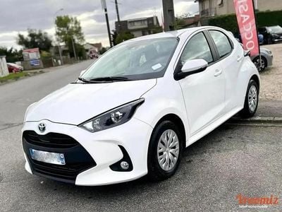 Noir Occasion 2023 Toyota Yaris Hybrid Berline | 17 990 € (Bon prix)