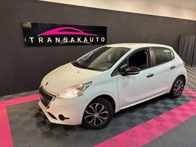 Blanc Occasion 2015 Peugeot 208 Access Citadine | 5 990 € (Prix juste)