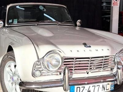Occasion Triumph TR4 101 ch (74 kW) 1964 Blanc Cabriolet