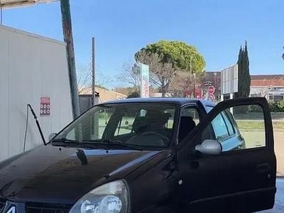 Occasion 2007 Renault Clio II Campus Berline | 1 950 € (Prix assez cher)