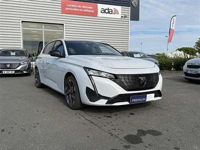 Blanc Occasion 2024 Peugeot 308 Allure Berline | 23 480 € (Prix juste)