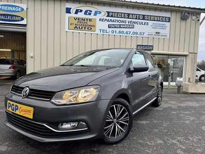 Gris Occasion 2016 VW Polo Allstar Berline | 10 900 € (Prix assez cher)