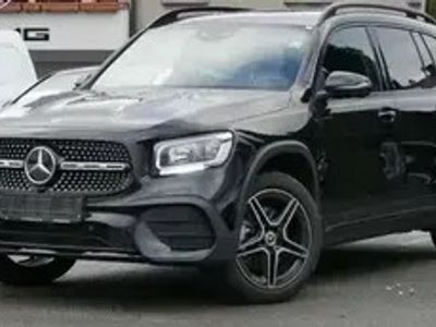 Mercedes GLB220