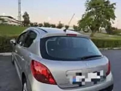 Gris Occasion 2008 Peugeot 207 Style Berline | 2 500 €