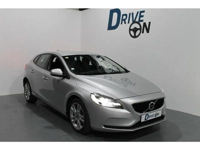 Gris Occasion 2018 Volvo V40 Momentum Berline | 11 490 € (Prix juste)
