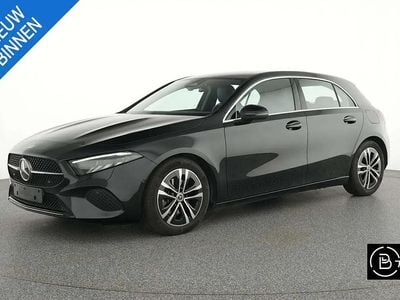 Noir Occasion 2024 Mercedes A180 Business Citadine | 27 490 € (Bon prix)