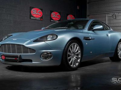 Bleu Occasion 2004 Aston Martin Vanquish Coupé | 74 890 €