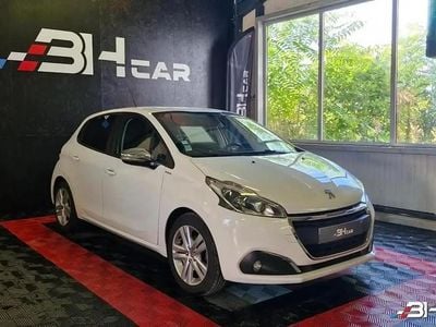 Blanc Occasion 2018 Peugeot 208 Style Citadine | 6 990 € (Prix juste)