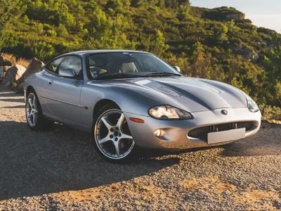 Occasion Jaguar XKR 375 ch (275 kW) 2000 Gris Coupé