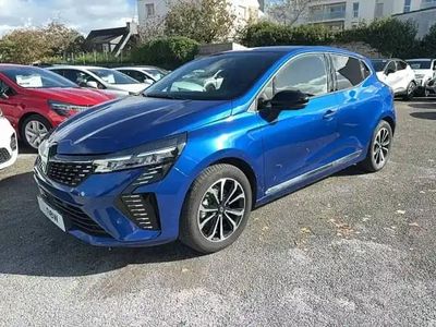 Bleu iron Occasion 2025 Renault Clio V Berline | 22 490 € (Prix assez cher)