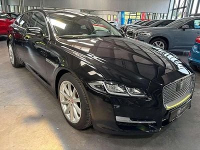 Noir Occasion 2019 Jaguar XJ Berline | 33 990 €
