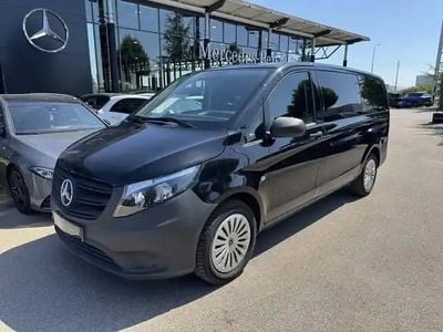Obsidianschwarz metallic Occasion 2022 Mercedes Vito Van | 44 990 €