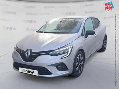 Gris platine Occasion 2023 Renault Clio V Evolution Berline | 14 299 € (Prix juste)