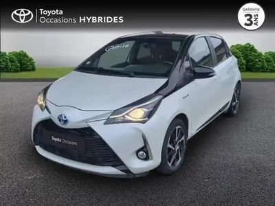 Blanc nacré biton toit noir Occasion 2019 Toyota Yaris Hybrid Berline | 14 490 € (Bon prix)