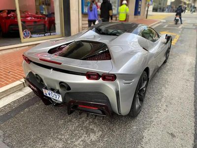 Gris Occasion 2024 Ferrari SF90 Cabriolet | 554 900 €