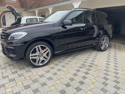 Noir Occasion 2013 Mercedes ML63 AMG AMG SUV | 38 000 €