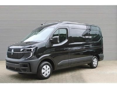 Noir Nouvelle 2025 Renault Master Van | 34 890 € (Prix juste)