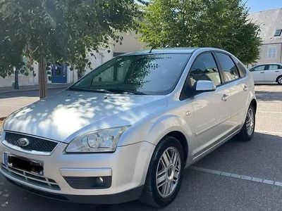 Occasion Ford Focus Ghia 116 ch (85 kW) 2007 Argent Berline