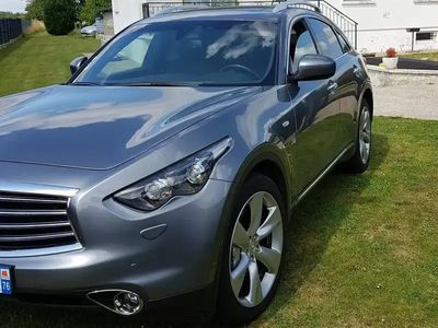 Infiniti QX70