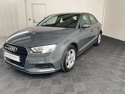 Gris Occasion 2017 Audi A3 Business Berline | 18 401 € (Prix assez cher)