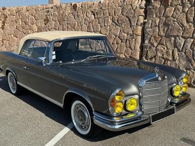 Gris Occasion 1968 Mercedes 280 Cabriolet | 156 000 €