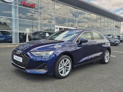 Bleu navarre métallisé Nouvelle 2025 Audi A3 Business | 35 890 € (Prix cher)