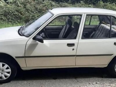 Occasion Peugeot 205 1988 Blanc Berline