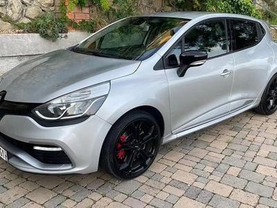 Gris Occasion 2013 Renault Clio IV R.S. Berline | 14 790 € (Prix juste)