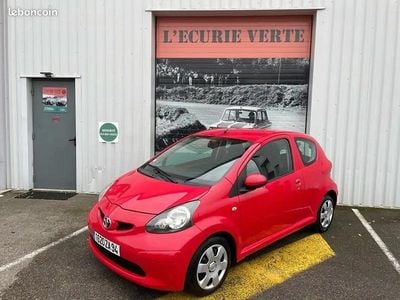 Rouge Occasion 2008 Toyota Aygo Citadine | 3 990 €