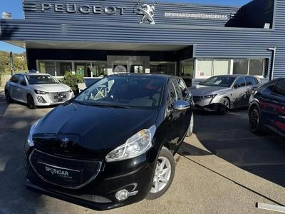Noir Occasion 2014 Peugeot 208 Style Citadine | 7 990 € (Prix assez cher)