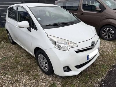 Blanc Occasion 2012 Toyota Verso-S Monospace | 8 490 €