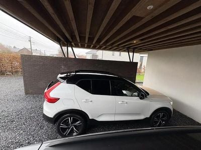 Blanc Occasion 2018 Volvo XC40 R-Design SUV | 18 200 €