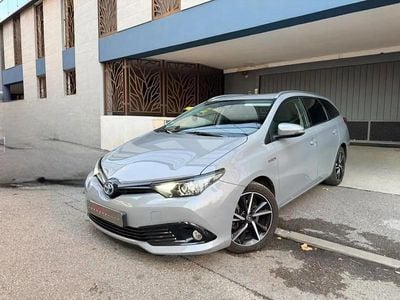 Gris Occasion 2018 Toyota Auris Hybrid Design Break | 13 990 € (Prix assez cher)