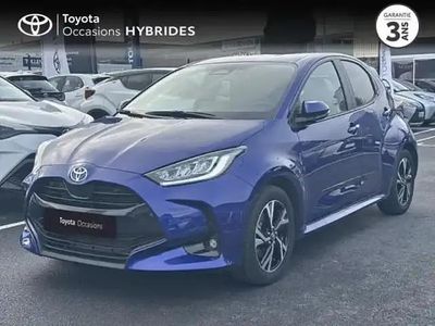 Bleu genièvre (m) Occasion 2024 Toyota Yaris Hybrid Design Berline | 22 490 € (Prix juste)