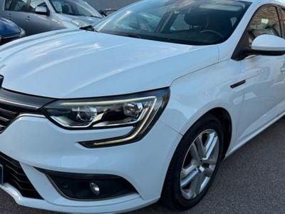 Blanc Occasion 2017 Renault Mégane IV Business Berline | 8 990 € (Bon prix)