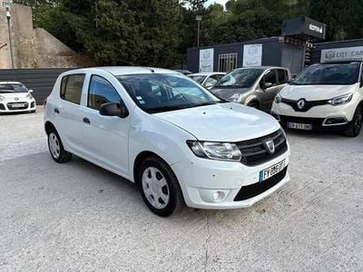 Blanc Occasion 2015 Dacia Sandero Lauréate Citadine | 5 490 € (Prix cher)