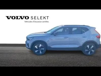 Gris brume métallisé/toit noir Occasion 2025 Volvo EX40 Plus SUV | 49 700 € (Prix assez cher)