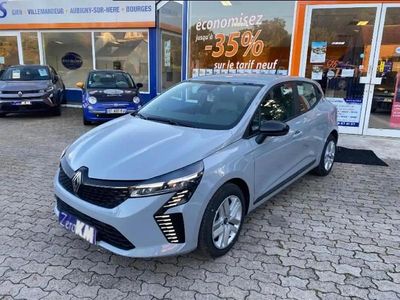Gris Nouvelle 2025 Renault Clio V Evolution Berline | 21 980 € (Prix assez cher)
