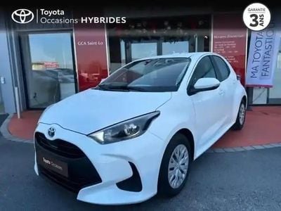 Blanc Occasion 2022 Toyota Yaris Hybrid Berline | 17 990 € (Prix juste)
